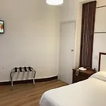 ゲストハウス La Mexicana